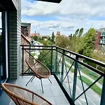 River View Downtown With Balcony *